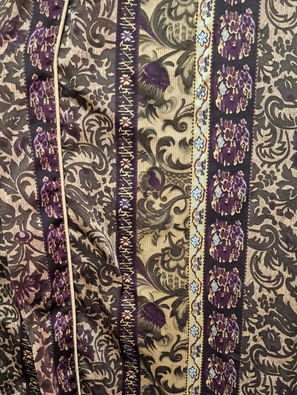 100% Silk, 2000's Silk Robe - Picture 3 of 6